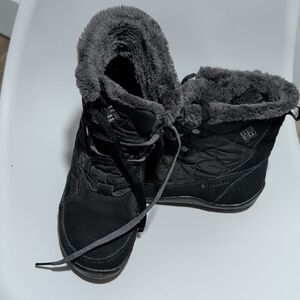 Columbia Women's Black Faux-Fur Lined Winter Boots